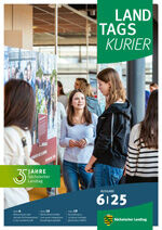 Titel Landtagskurier, Ausgabe 6/2025 - Jugendliche in der Ausstellung 