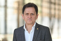 Porträt von Prof. Dr. Klaus Stöhr