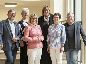 Mitglieder des Präsidiums der VeMdL: Andreas Lämmel, Martina Zärtner (Geschäftsstelle),Angelika Freifrau von Fritsch, Ines Springer, Corinna Köhler und Michael Weichert.